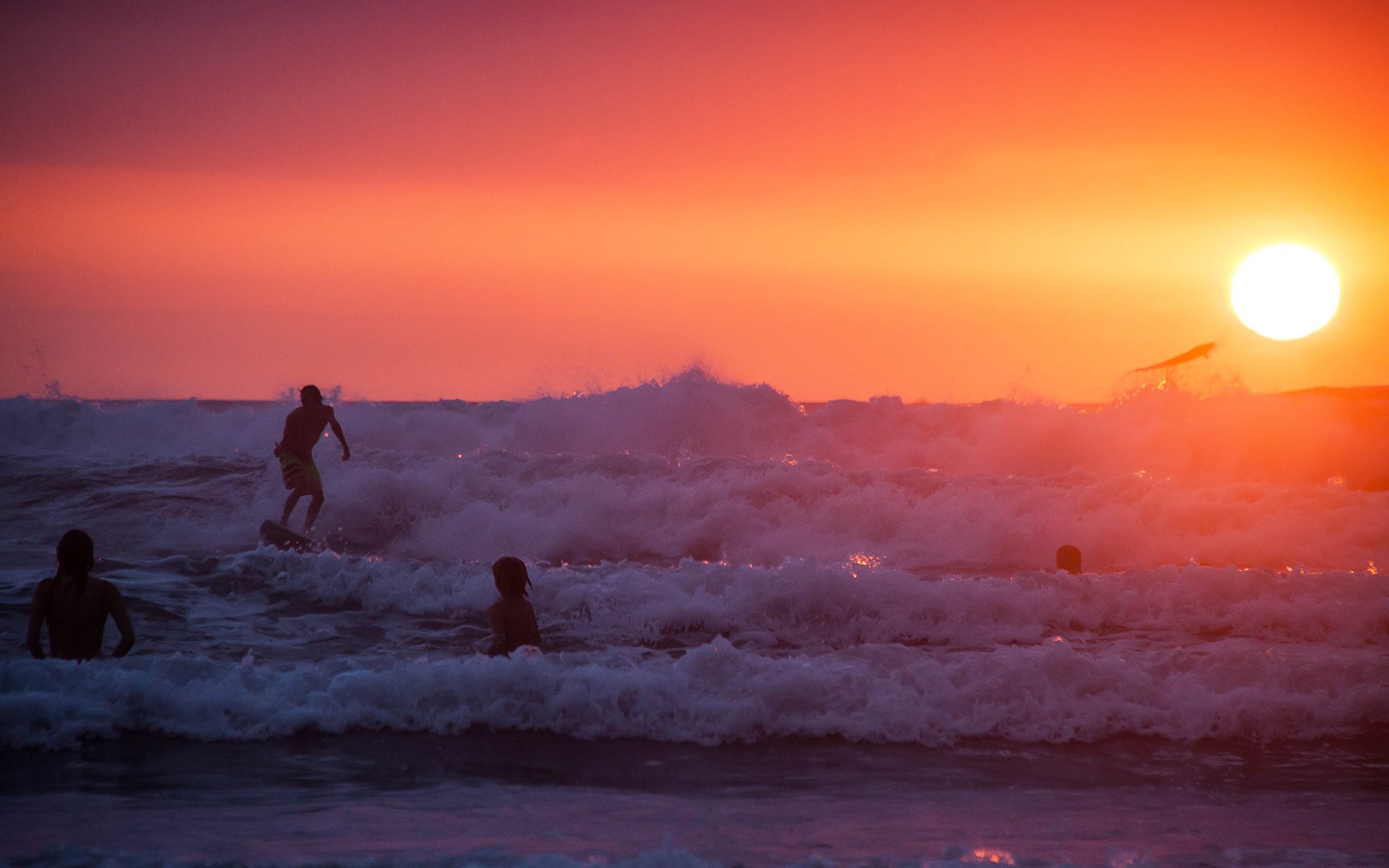 coucher de soleil l été la plage l eau l océan le surf