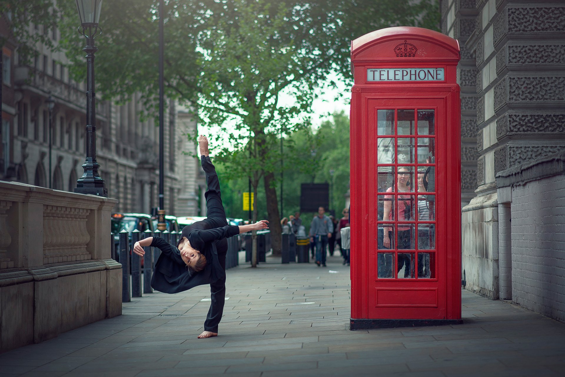 mar fauvet chica ciudad londres estiramiento