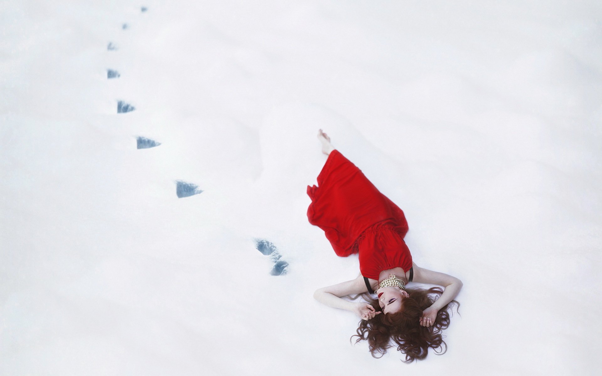 mädchen pose schnee