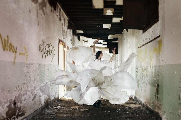 Girl dancing in the hallway