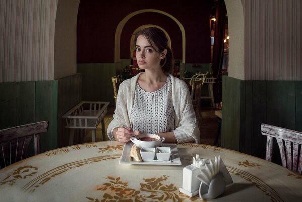 Lydia Саводерова au cours de la table