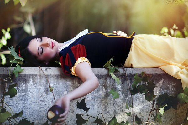 Snow White sleeps off waiting for the plot to turn