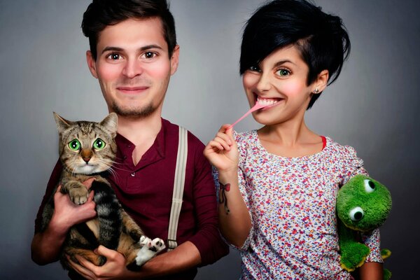 Drôle de photo de famille du mari de la femme et le chat