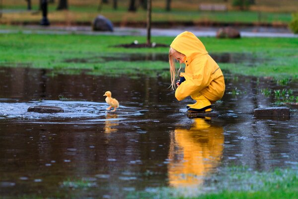 Kids in a puddle trial swim