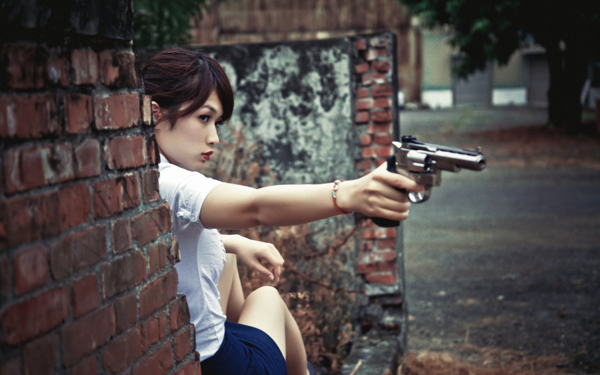 girl asian view gun