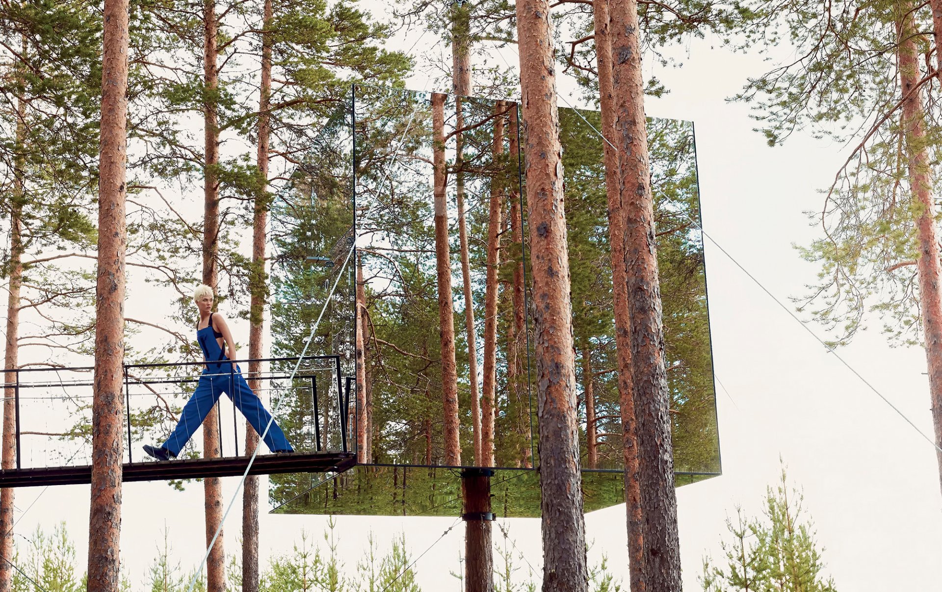 carly kloss la forêt le pin le miroir cube à la mode