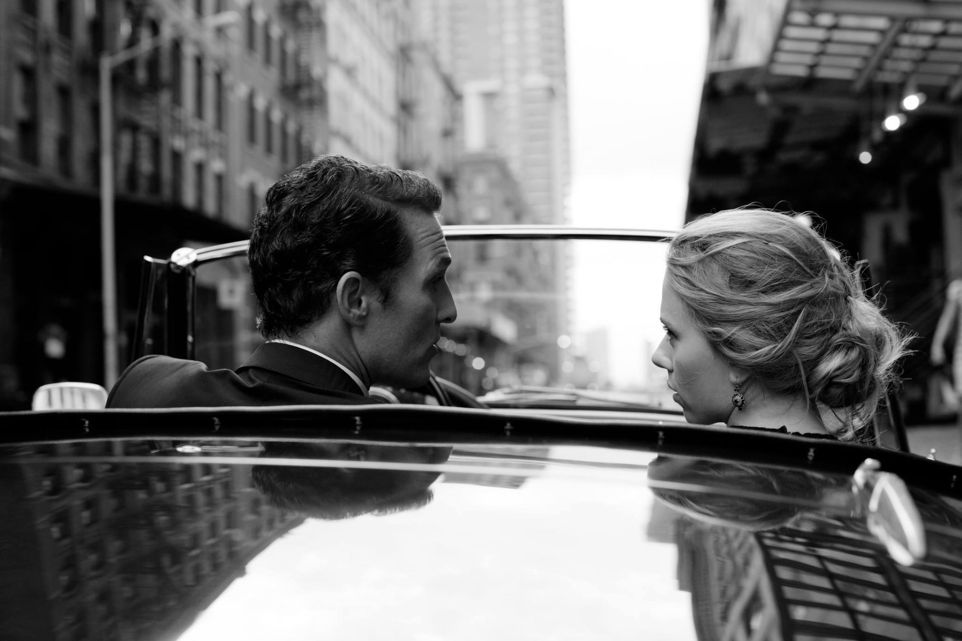 matthew mcconaughey homme acteur scarlett johansson fille actrice blonde route voiture rue dolce & gabbana