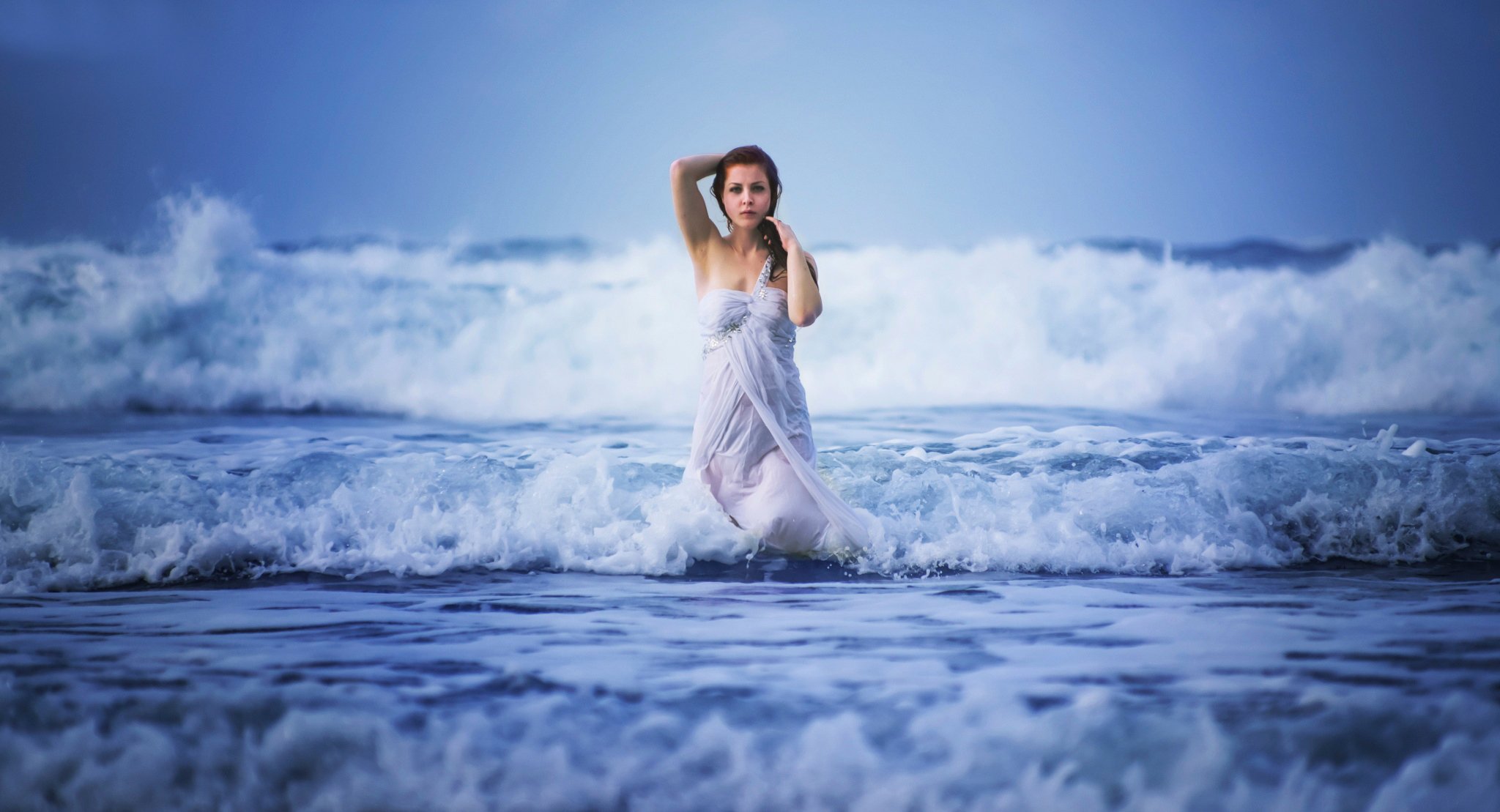 olas chica espuma océano