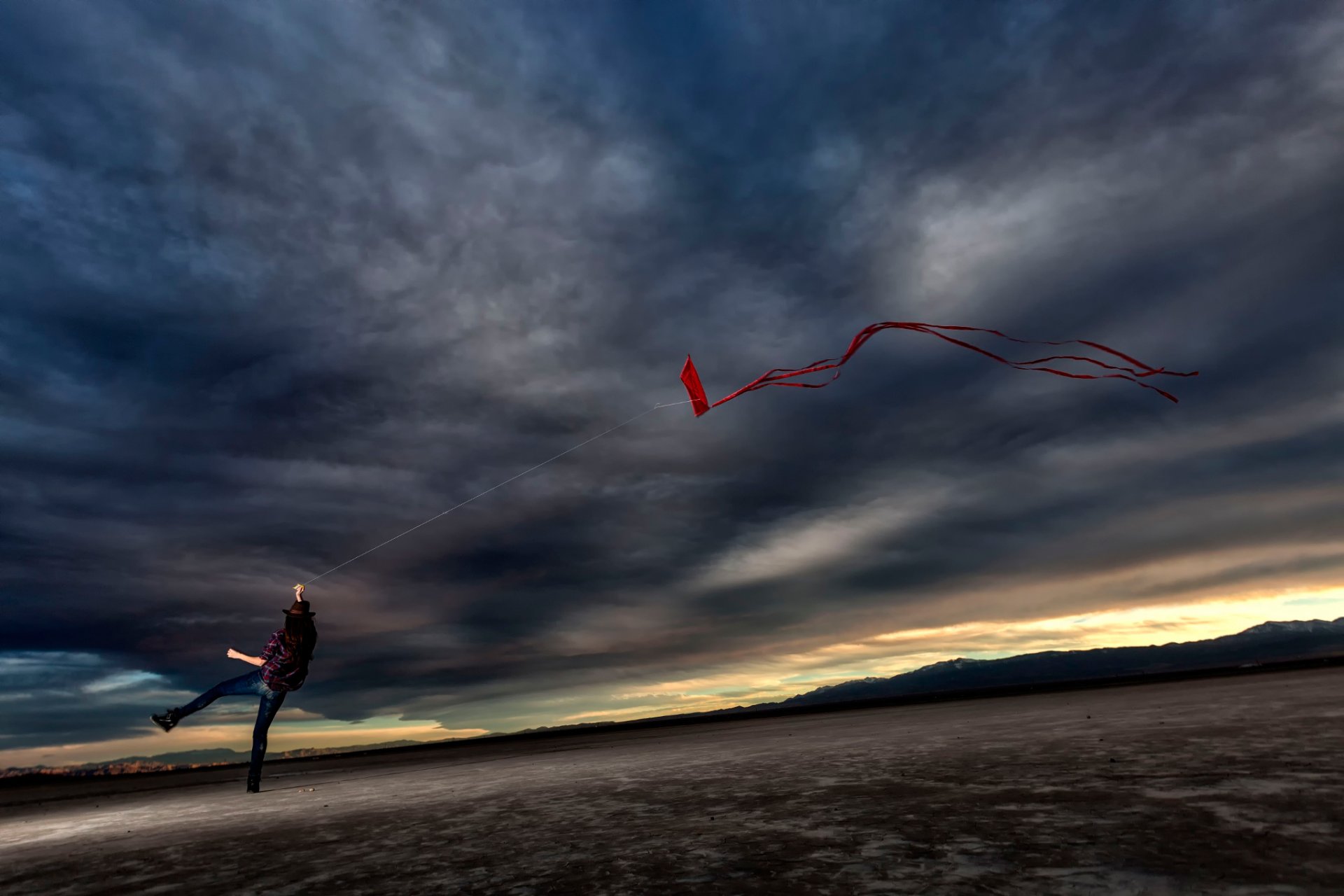 wolken mädchen wind drachen