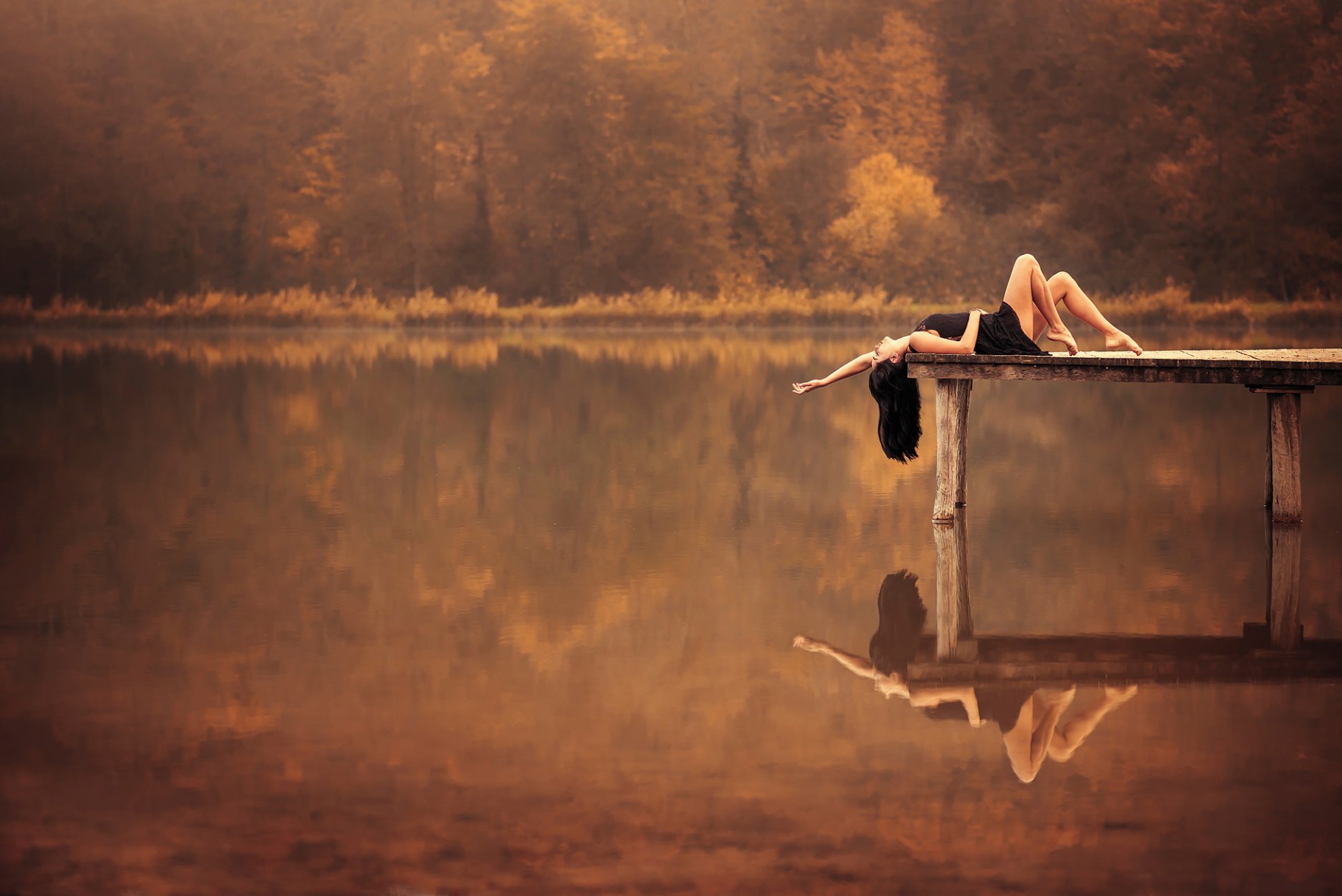 leslie boulnois pier autumn reflection feet hair nature morning