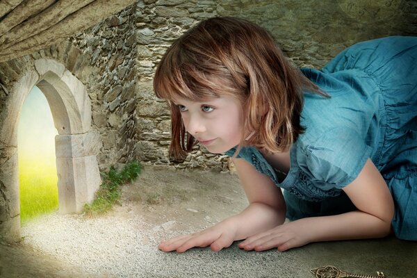 Alice im Wunderland auf der Suche nach dem Schlüssel