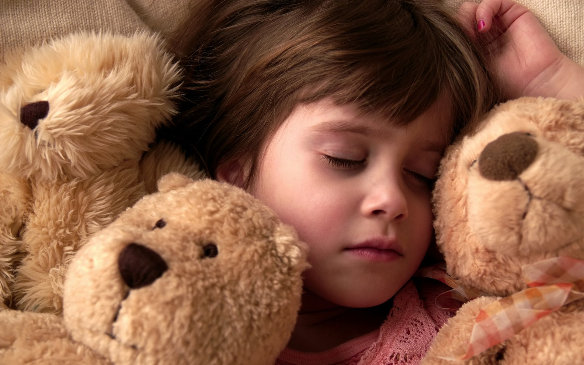 stimmung schlaf kinder situation situation stimmung spielzeug bären bären mädchen mädchen ruhe nacht bett kissen kleinkinder