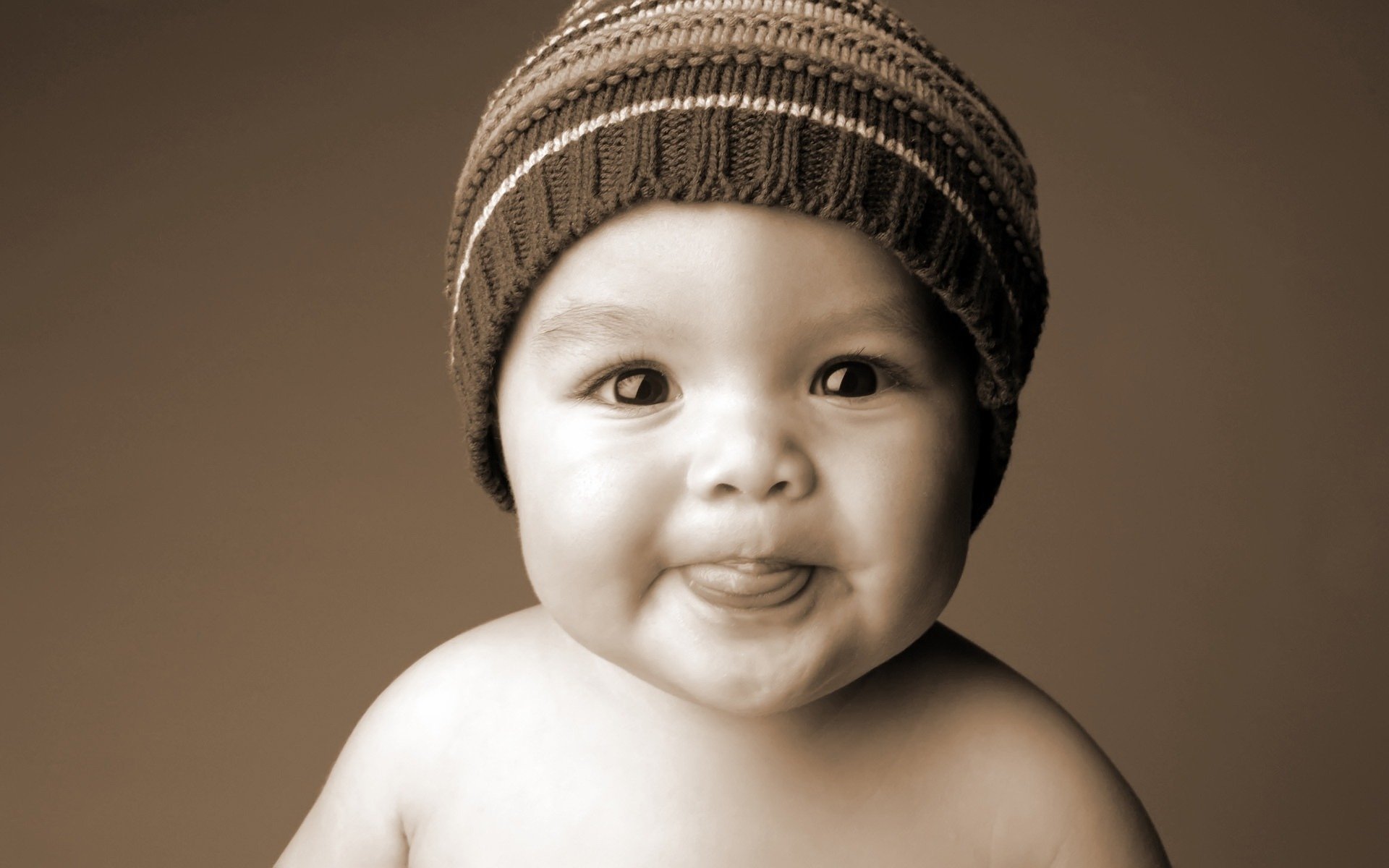 niño sonrisa alegría infancia nostalgia sepia emociones pureza