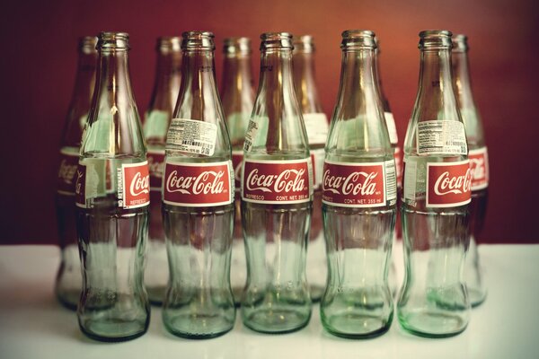 Bouteilles rétro en verre vides de Coca-Cola