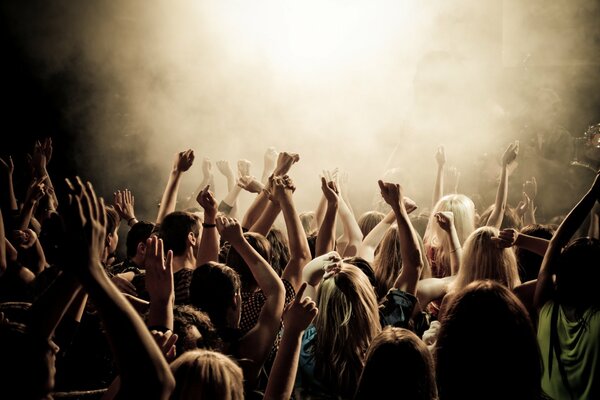 Concert de Rock dans une boîte de nuit