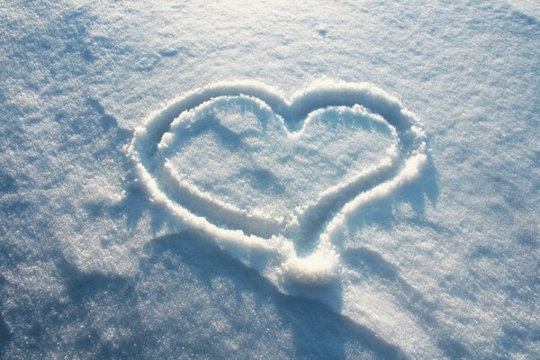 L amour en hiver sur la neige