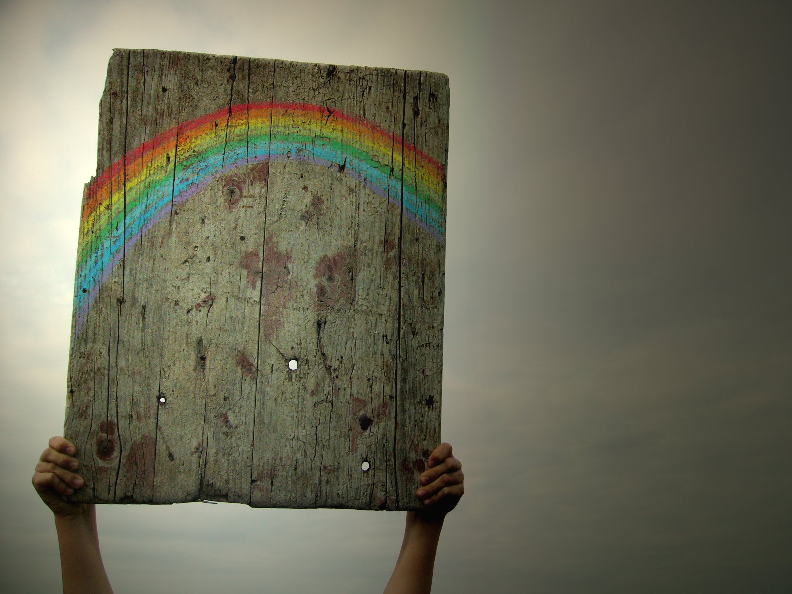 arco iris cielo pizarra