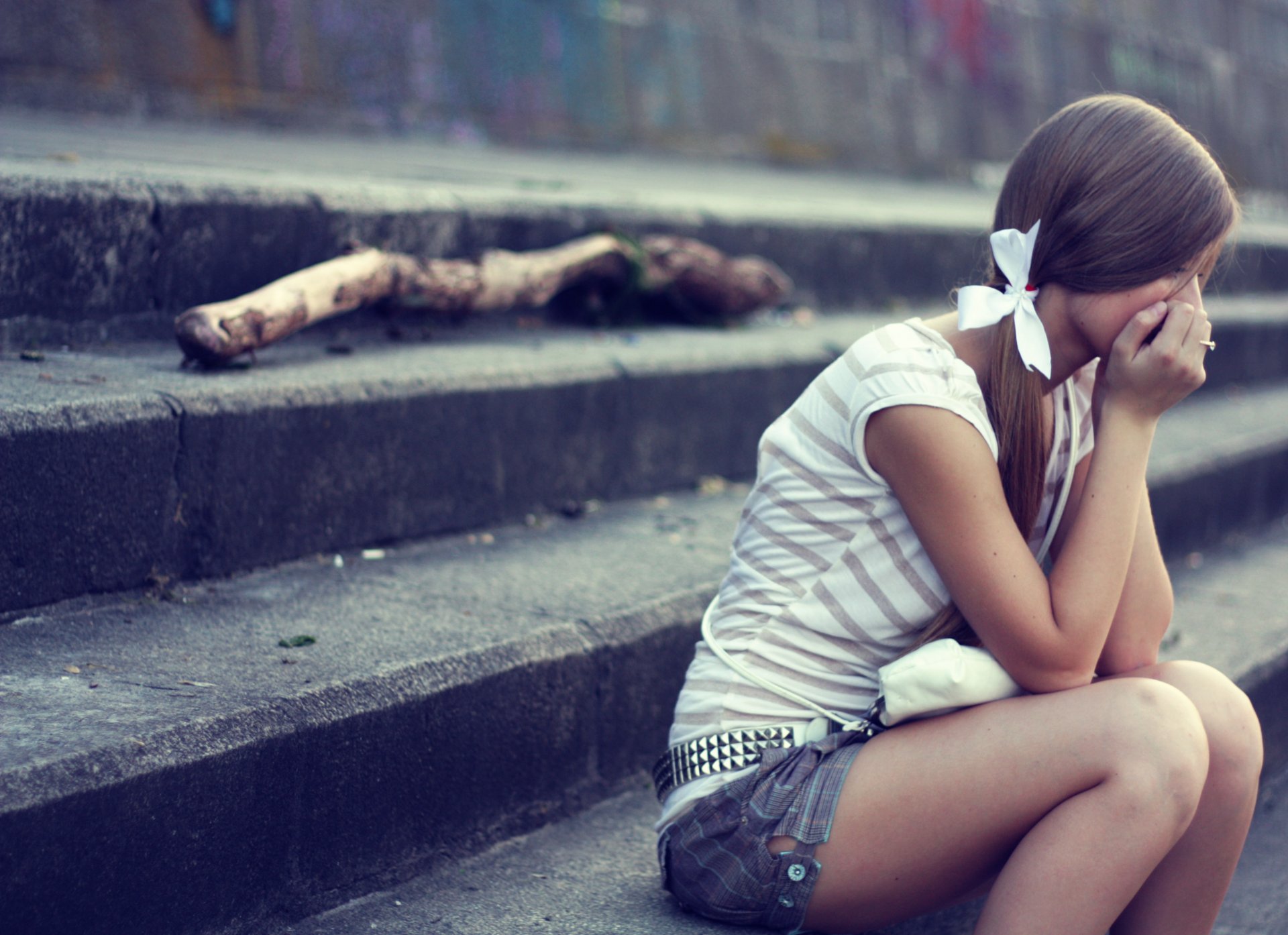 tristesse fille tristesse solitude