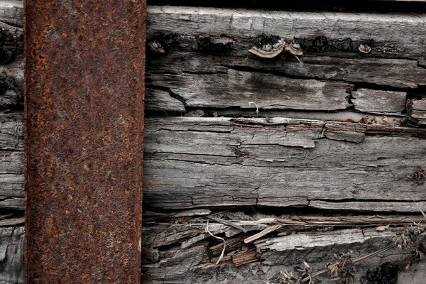 Aesthetics of wood and metal beams