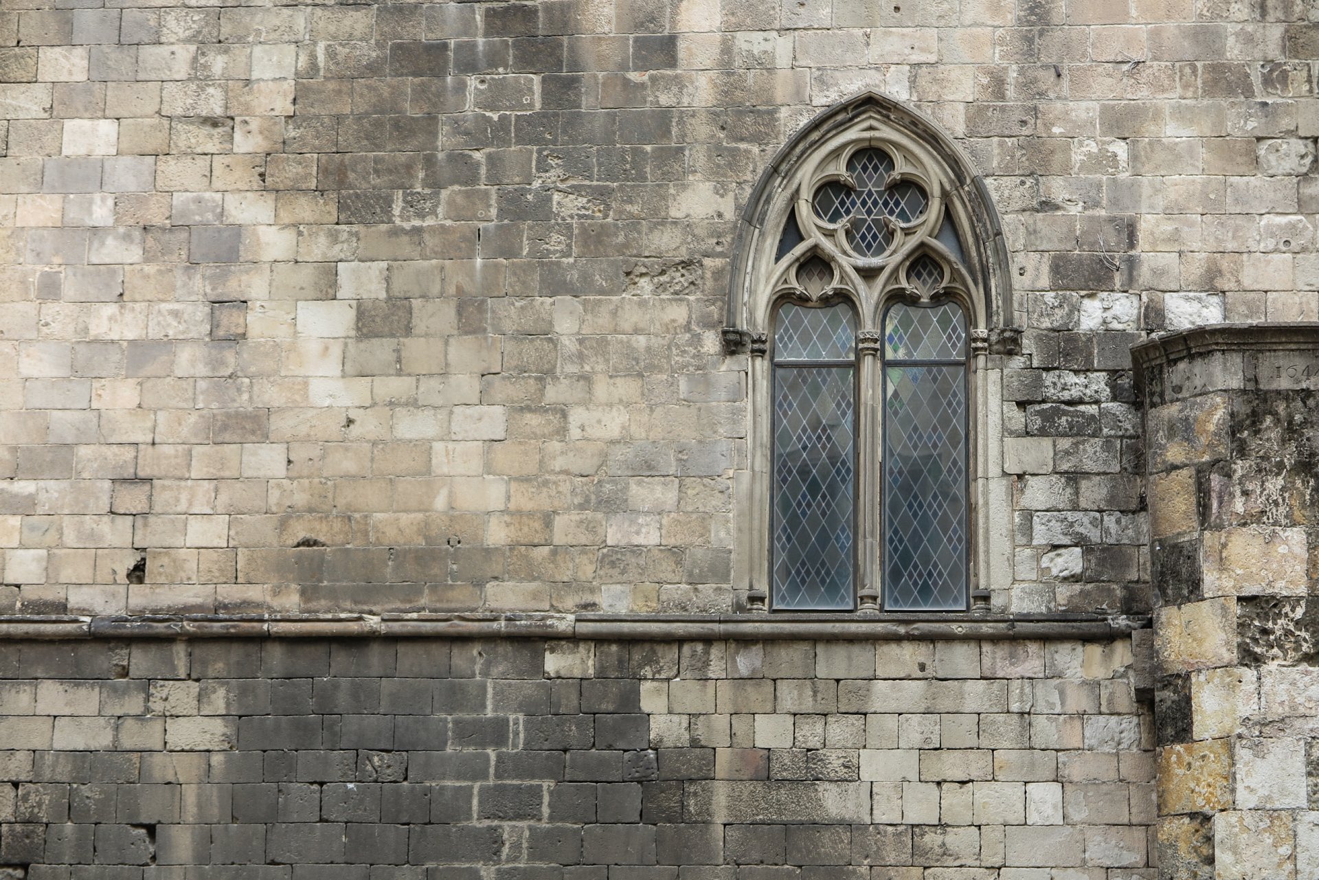 fenêtre mur pierres maçonnerie espagne