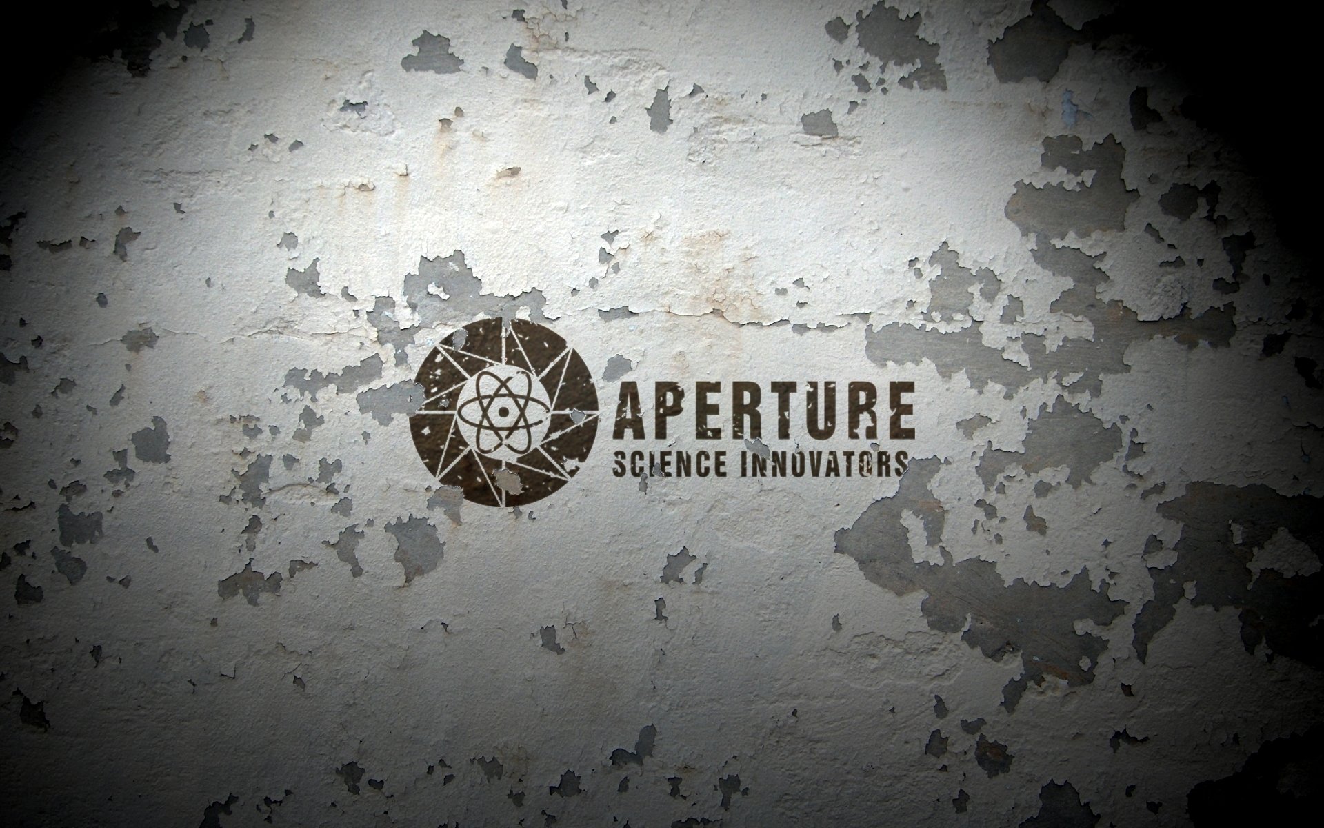 aperture science una pared salpicada de pintura