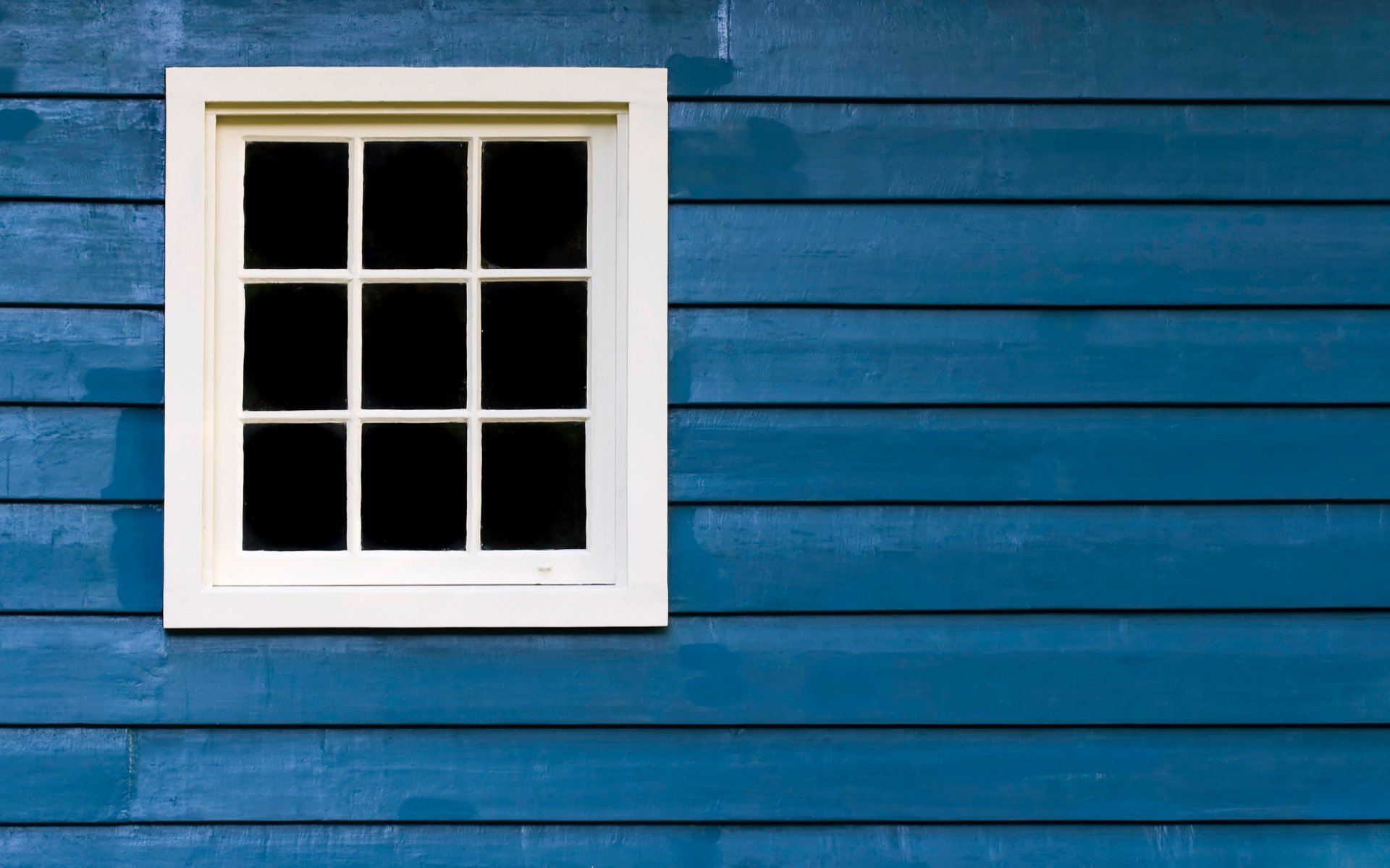 ventana madera azul blanco