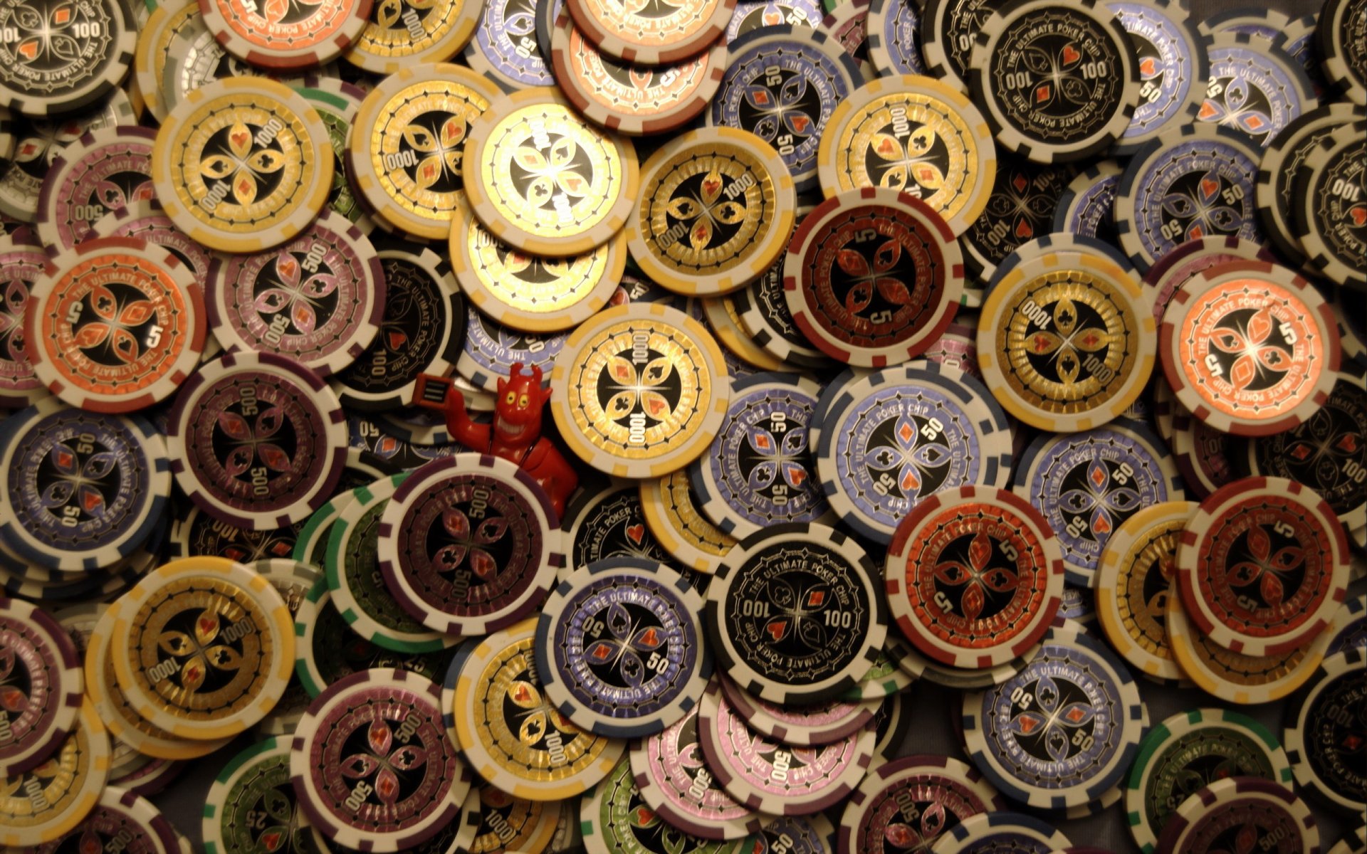 piet likes poker chips background