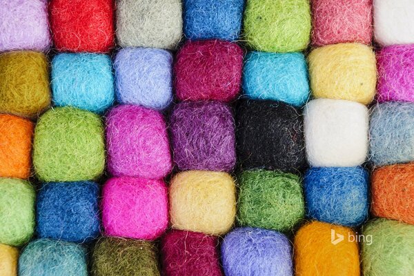 Balls of wool of different colors