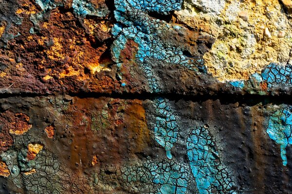 Image of an old dirty cracked brick wall