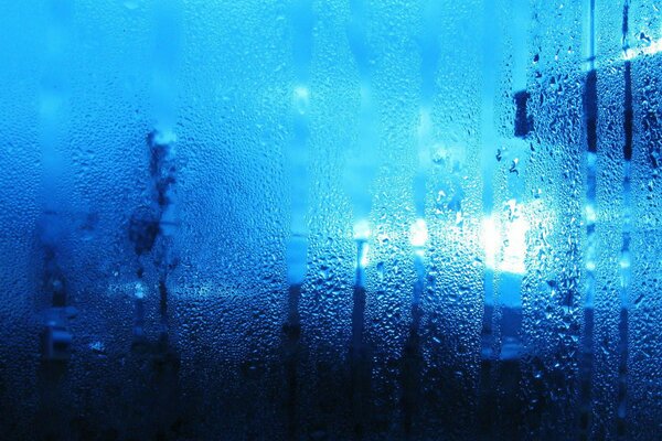 Pores and water droplets on the glass