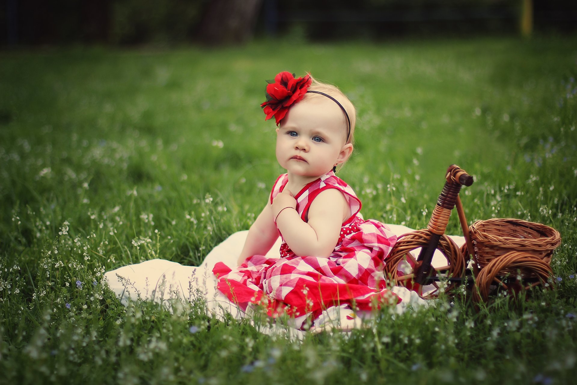 girl flower grass shopping