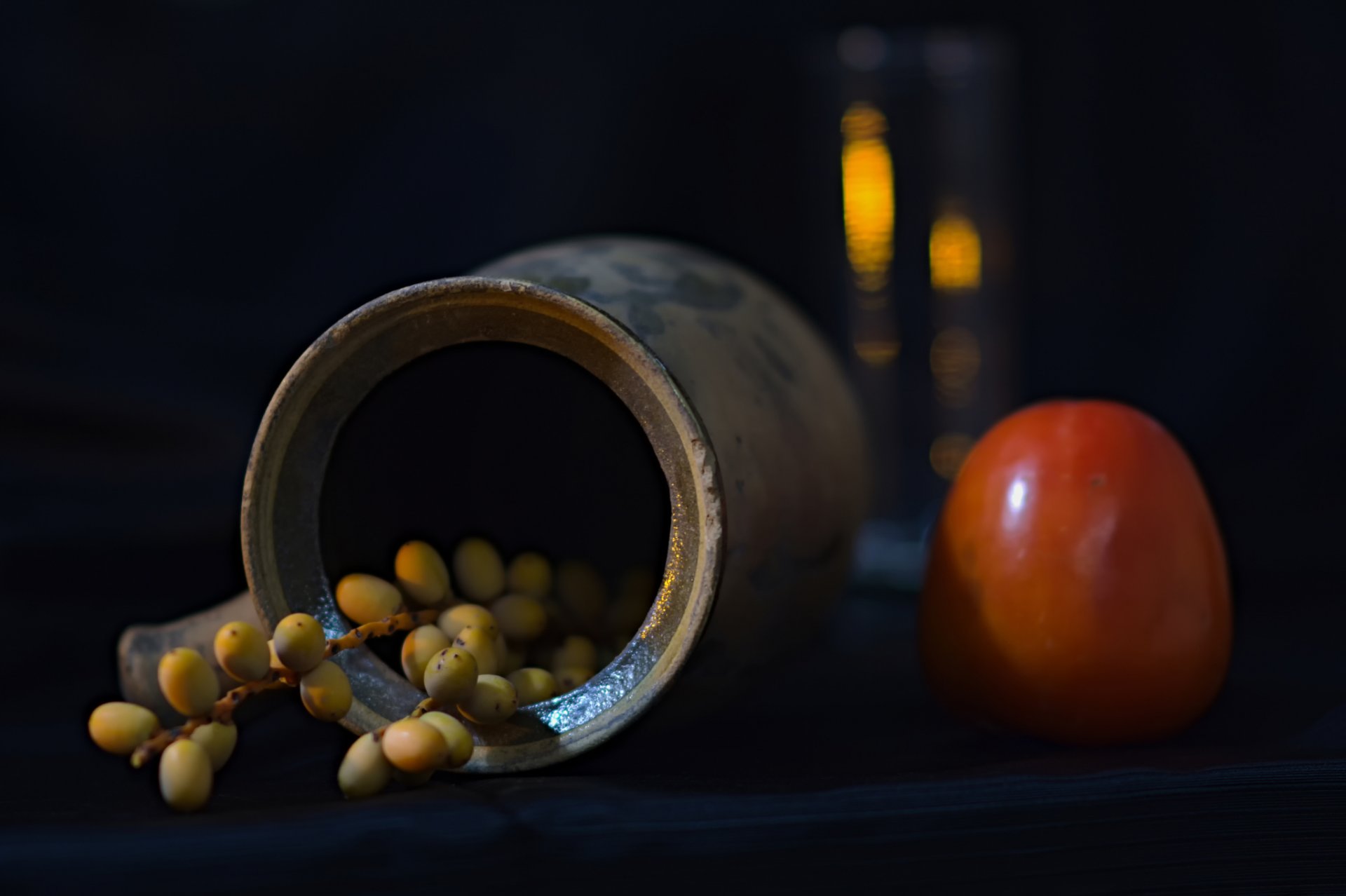 stillleben keramik und khaki krug bokeh komposition