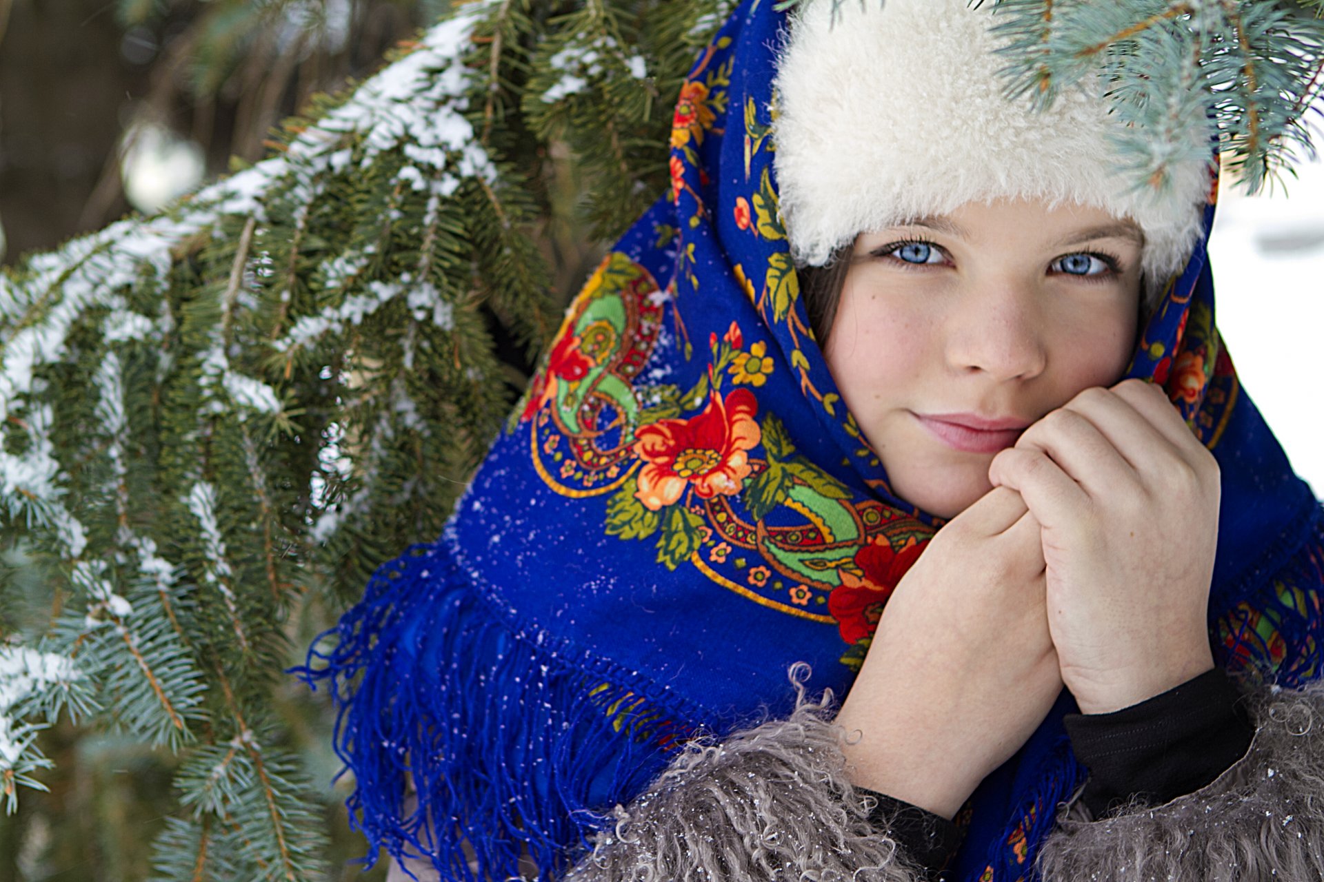 fille vue foulard