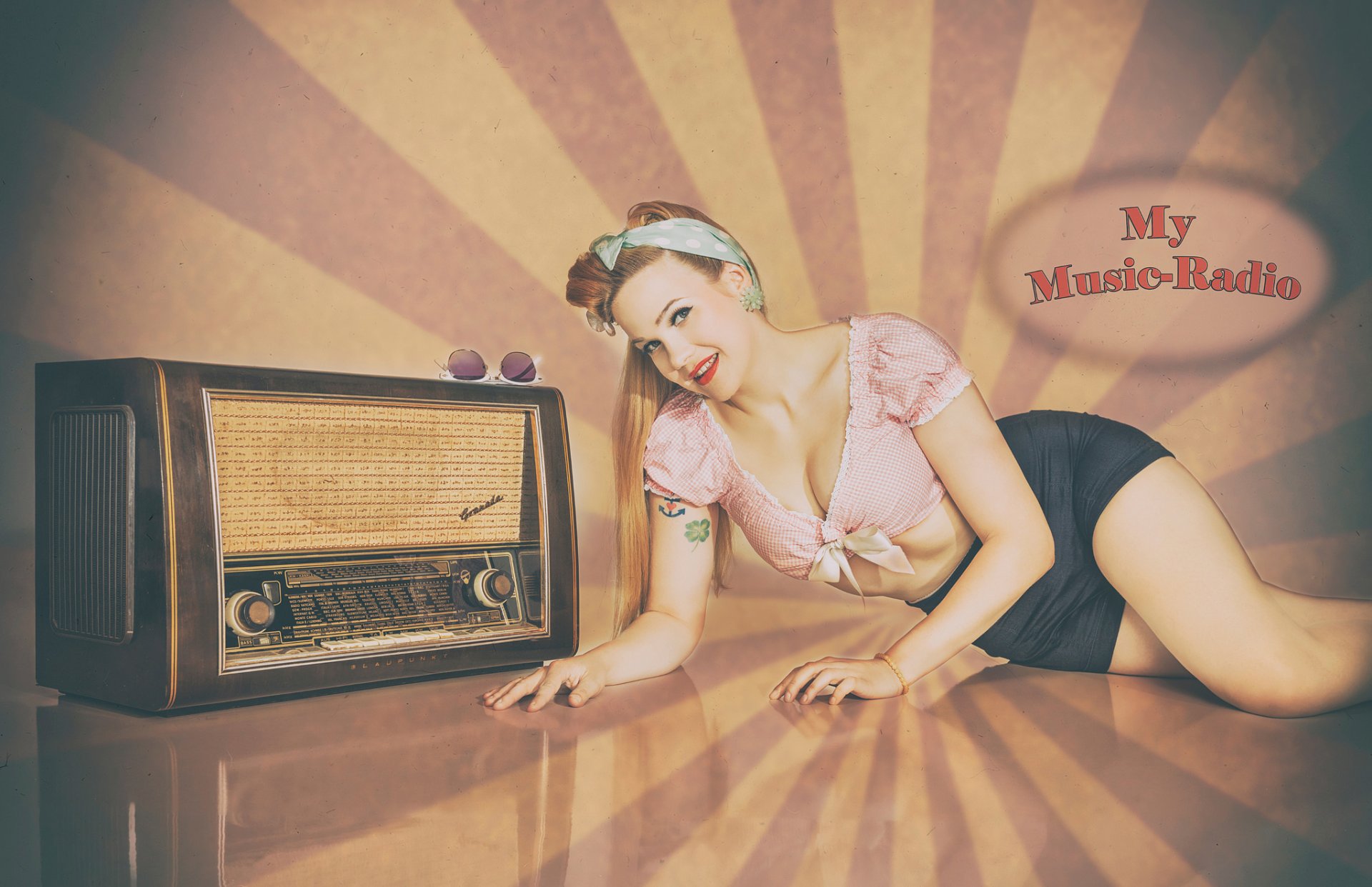 czas radiowy retro dziewczyna pin-up