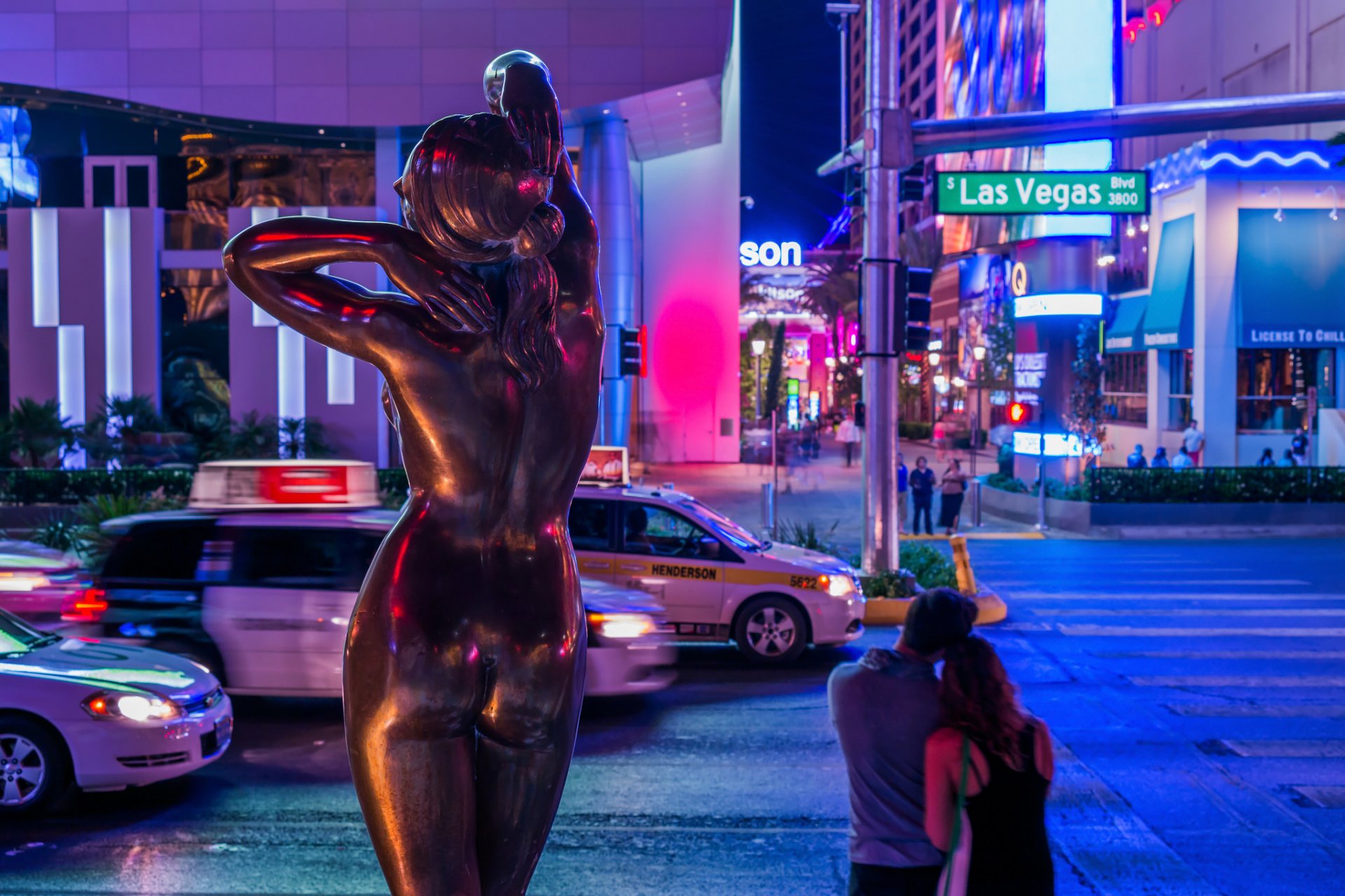 las vegas statua ulica noc