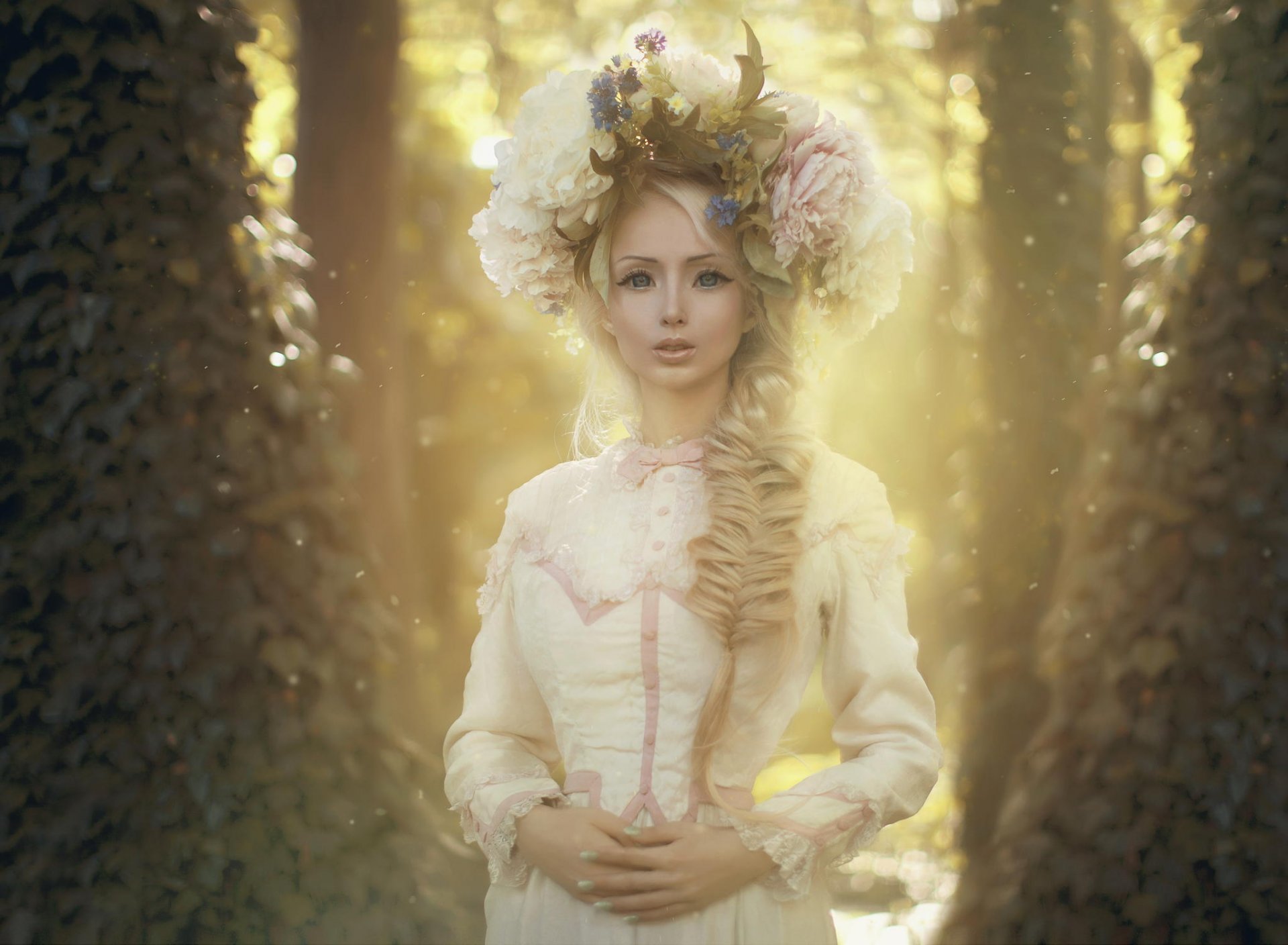 natura paesaggio ragazza vestito corona fiori bambola lukyanova foto di katerina plotnikova