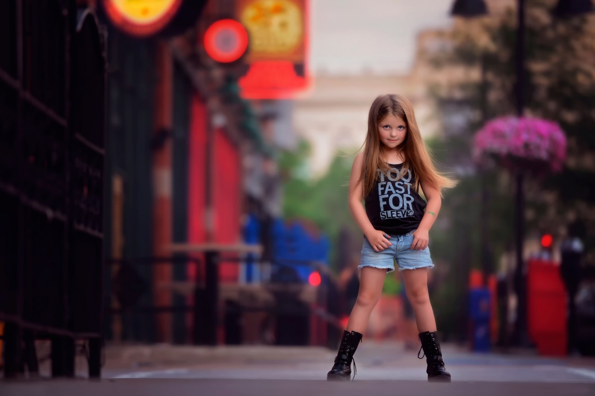 mirando como una chica grande moda fotografía y estilo fotografía de niños chica calle bokeh