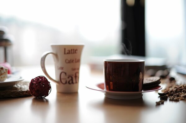 Caffè caldo. caffè accogliente. aroma di caffè