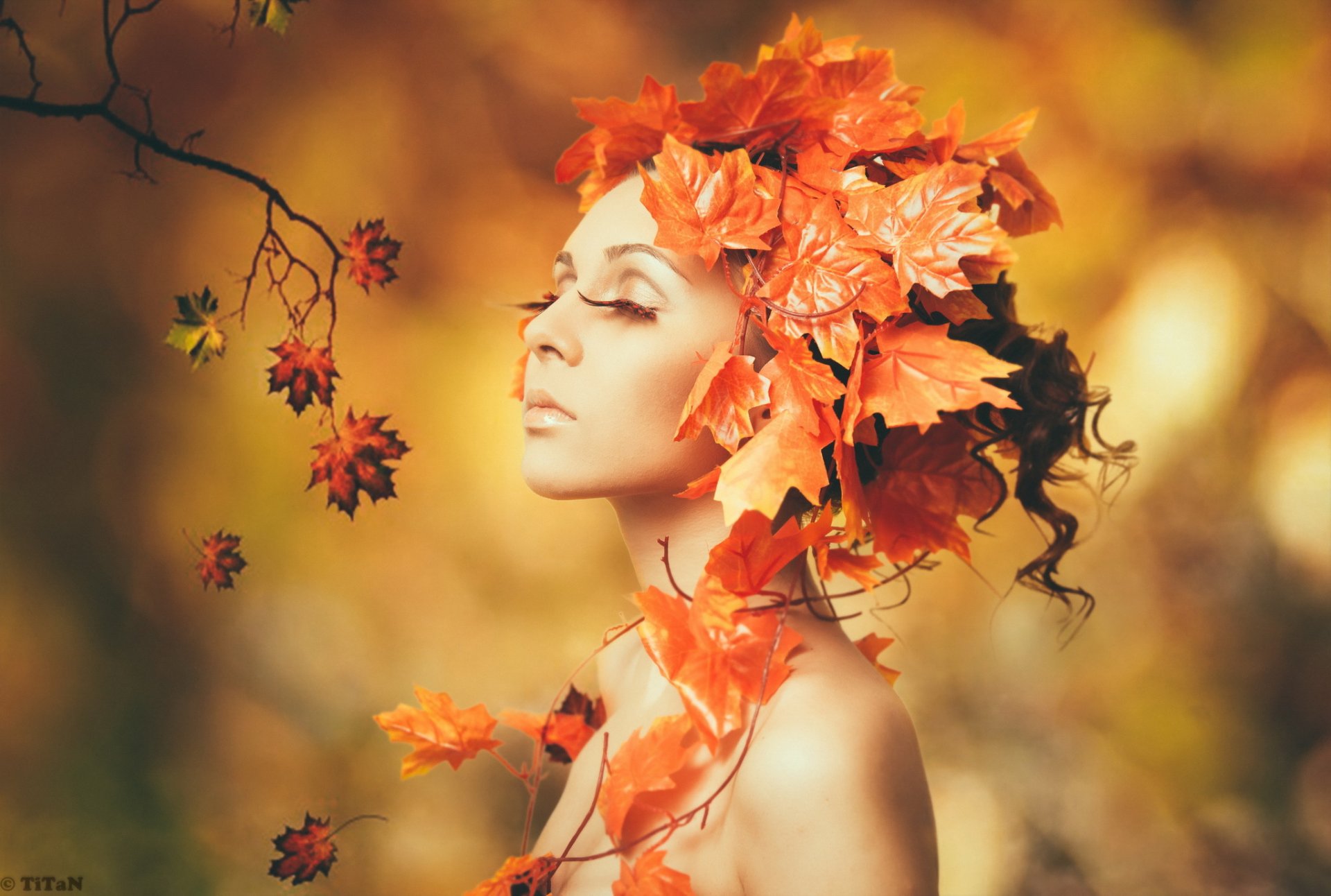 fille feuilles automne