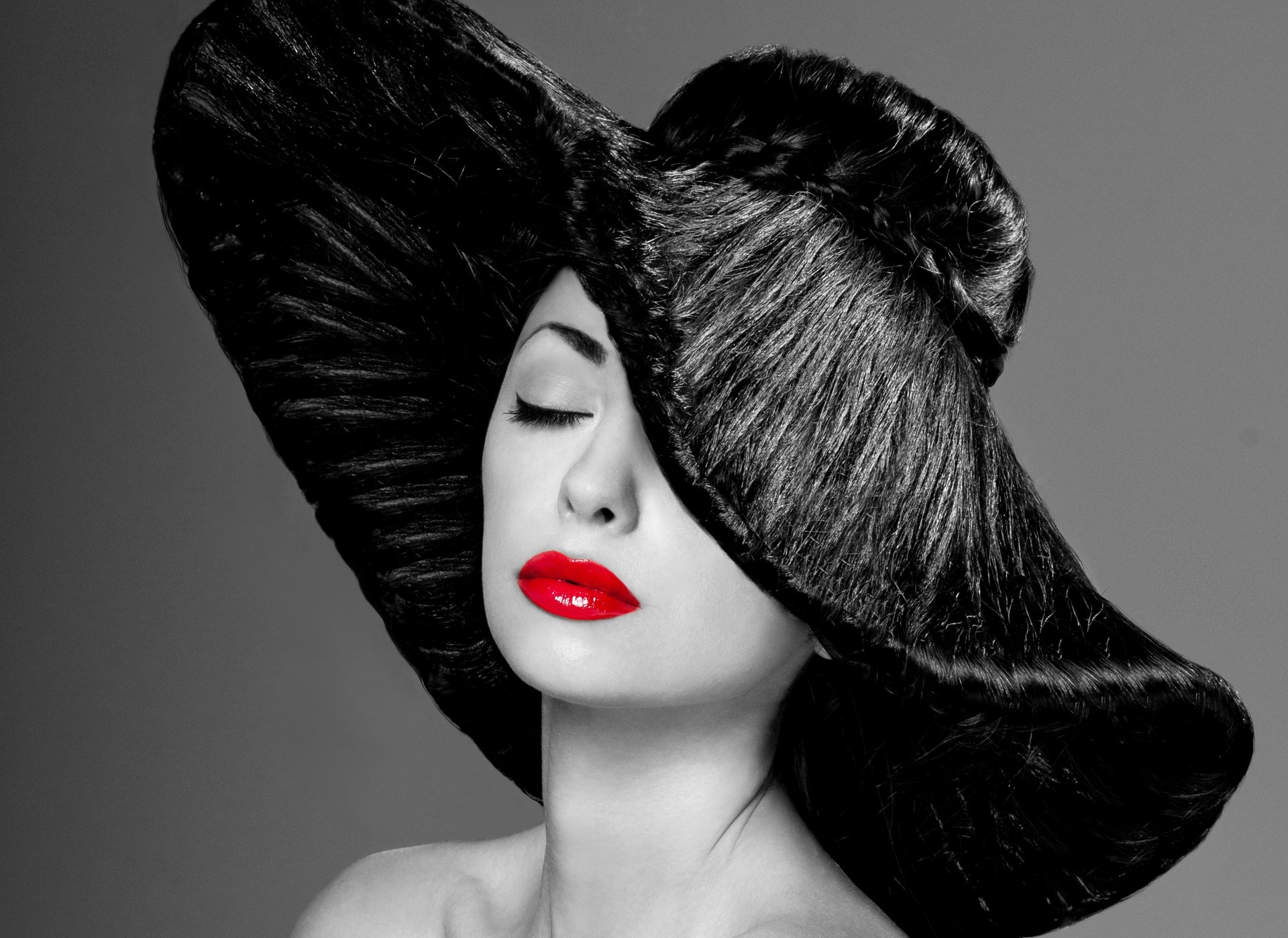 girl photo black and white hat make-up red lip