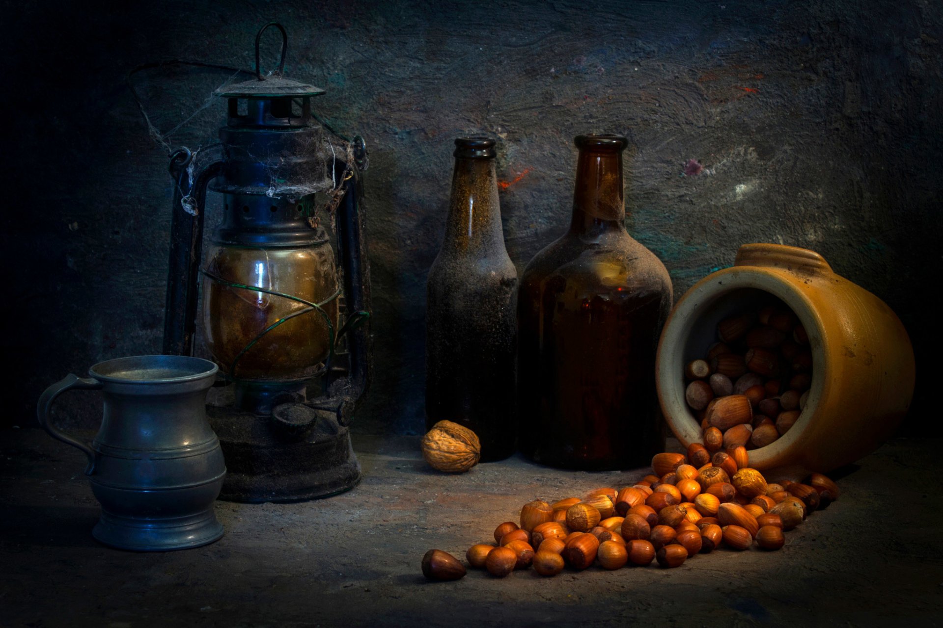 última foto olla de oro lámpara polvo botellas nueces dispersión