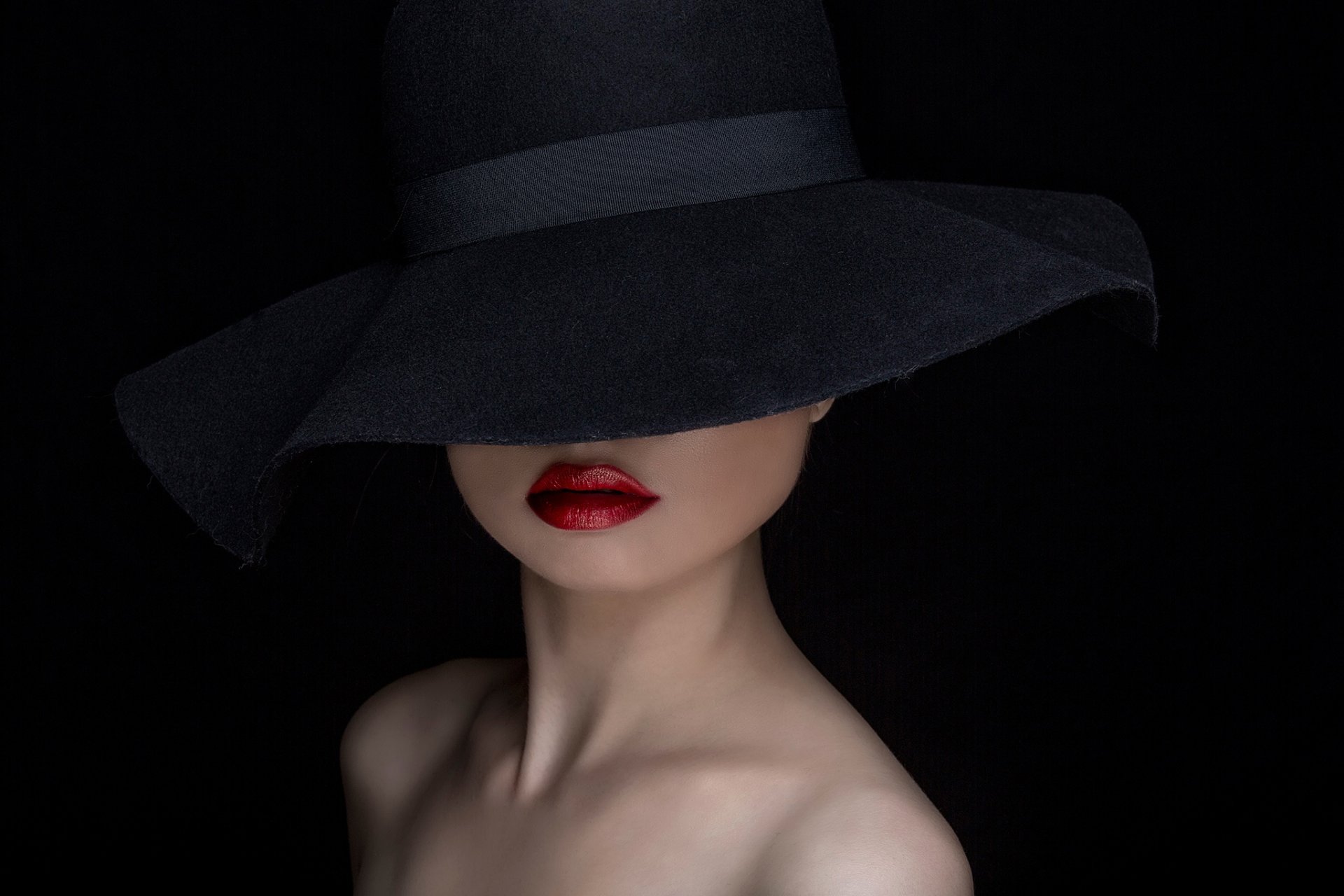 chapeau fond portrait maquillage