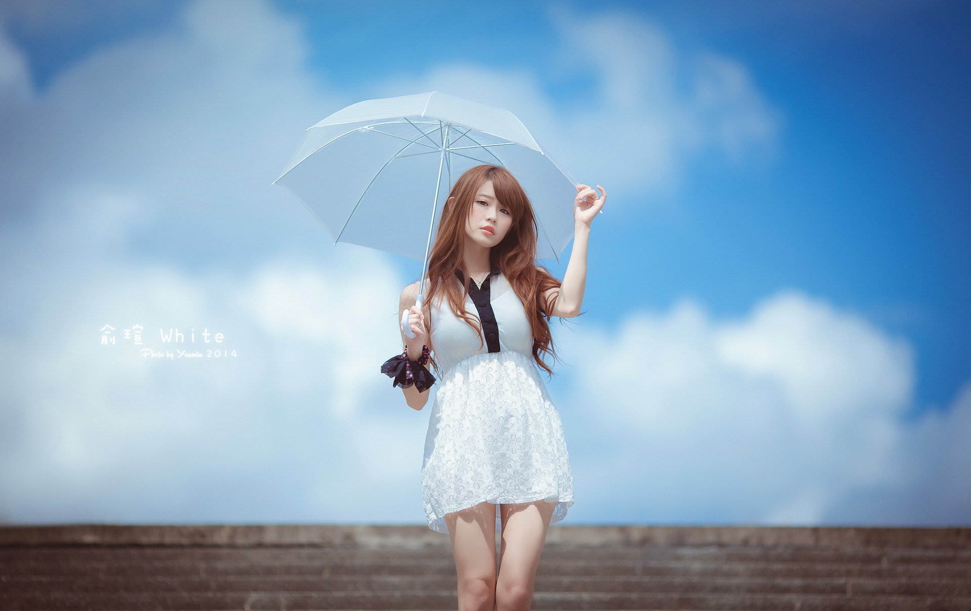 fille asiatique parapluie style