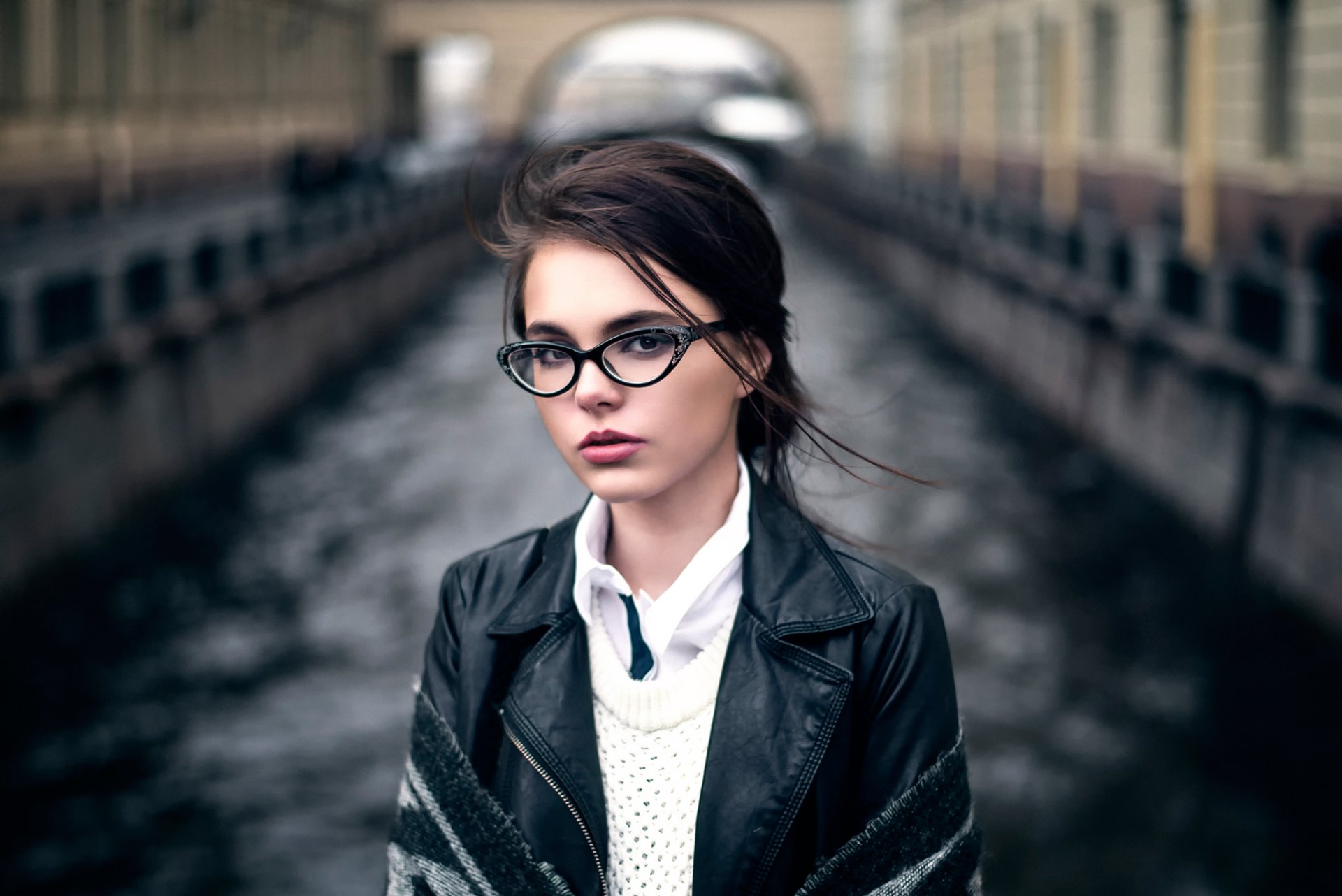 oktyabrina maksimova brina lunettes portrait maxim guselnikov