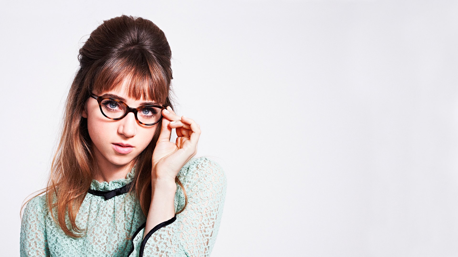 zoe kazan séance photo rétro marque warby parker