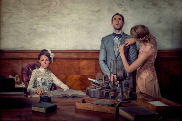 Composition de deux filles et un gars