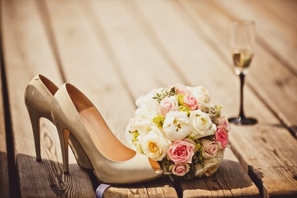 Accesorios de la sesión de fotos de la boda de la novia