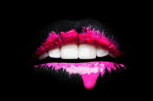 Bright lips, pink drop