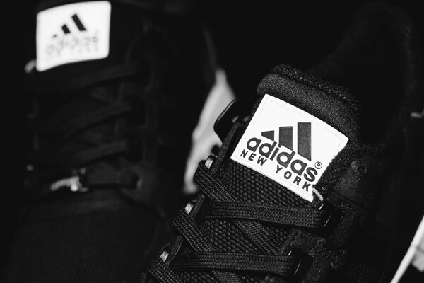 Adidas Sneakers mit Schnürung - schwarz