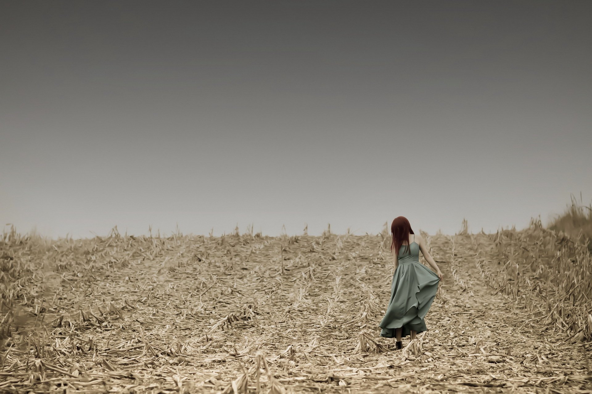 girl the field flowers style